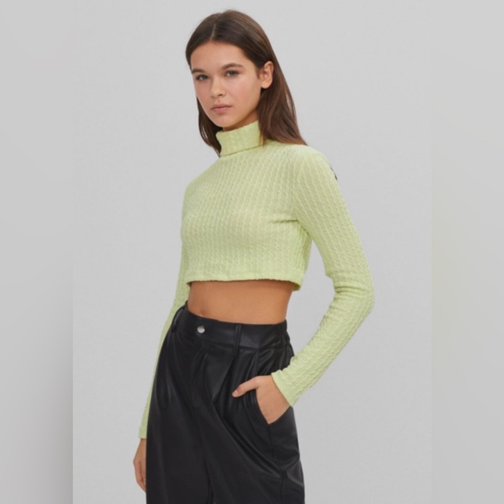 BERSHKA Cropped Turtleneck Sweater
